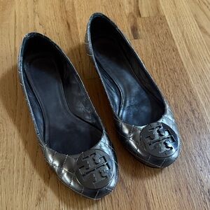 TORY BURCH Gunmetal Quilted Ballet Flat, Size 8